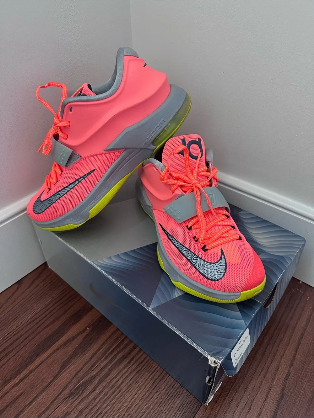 Nike Men’s KD VII Neon Pink and Gray Basketball Sneakers with Lime Accents